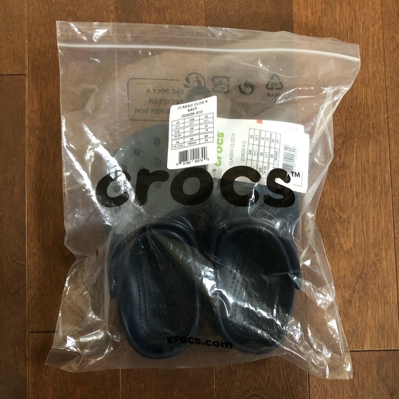 BNWT Crocs Kids' Classic Clog Sandals size 11c Navy - Picture 4 of 4